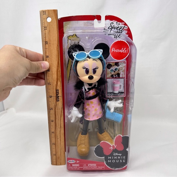 Minnie Mouse Sweet Latte doll - Picture 2 of 7